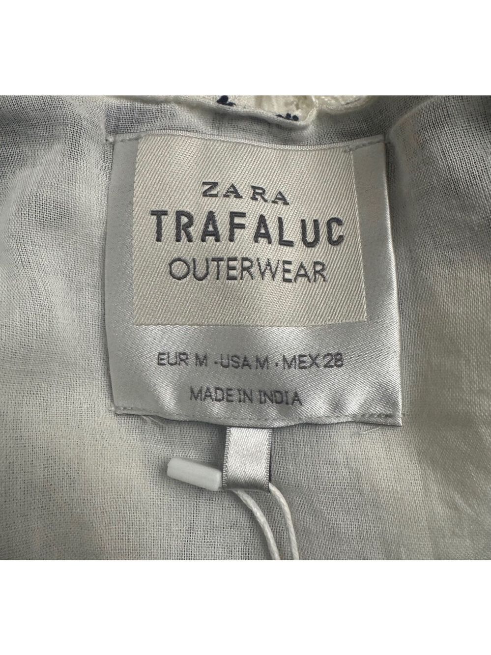 NEW Zara Trafaluc Embroidered Smocked Cardigan Size Medium White and Blue Flawed - Picture 15 of 16